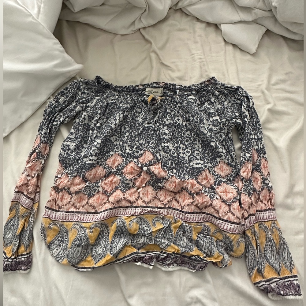 Ambercrombie & Fitch Top